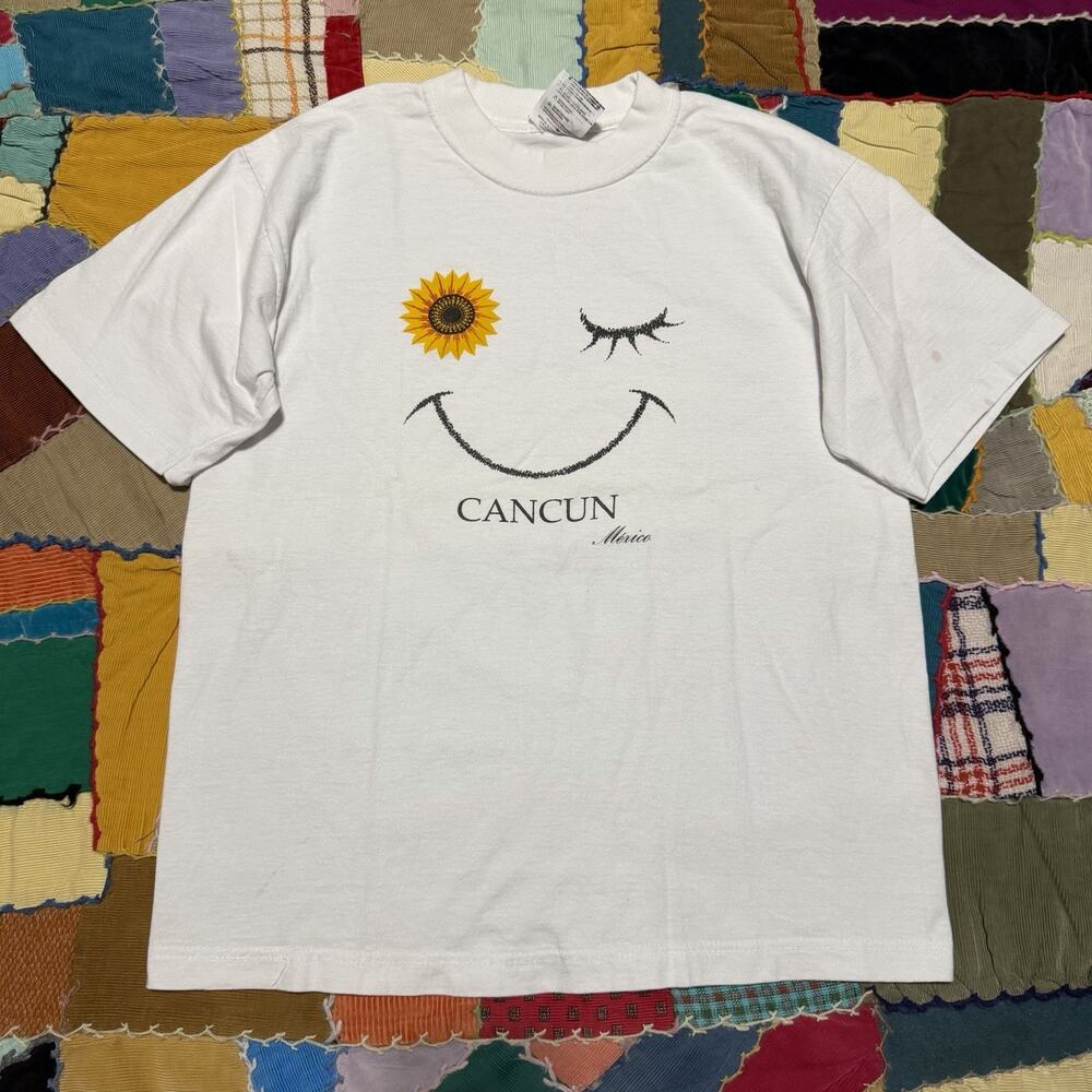 Vintage Cancun Mexico Sunflower Smiley Winky Face White Shirt Medium